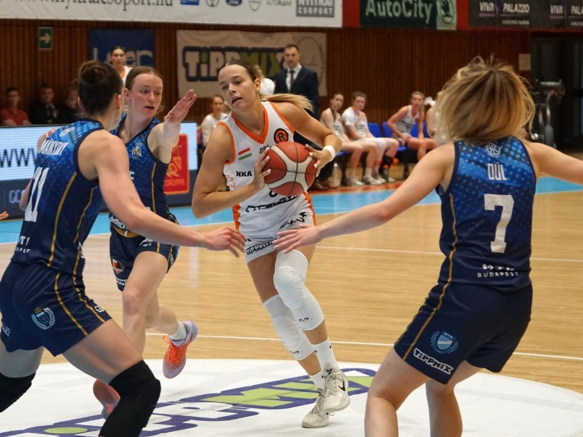 Erődemonstráció az elődöntőben: magabiztos győzelem az első meccsen